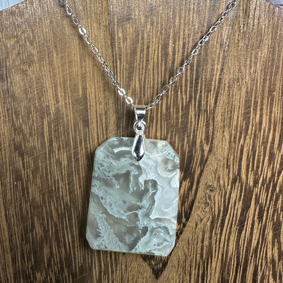Moss Agate Pendant Necklace on Silver Copper Chain - Picture 6 of 11